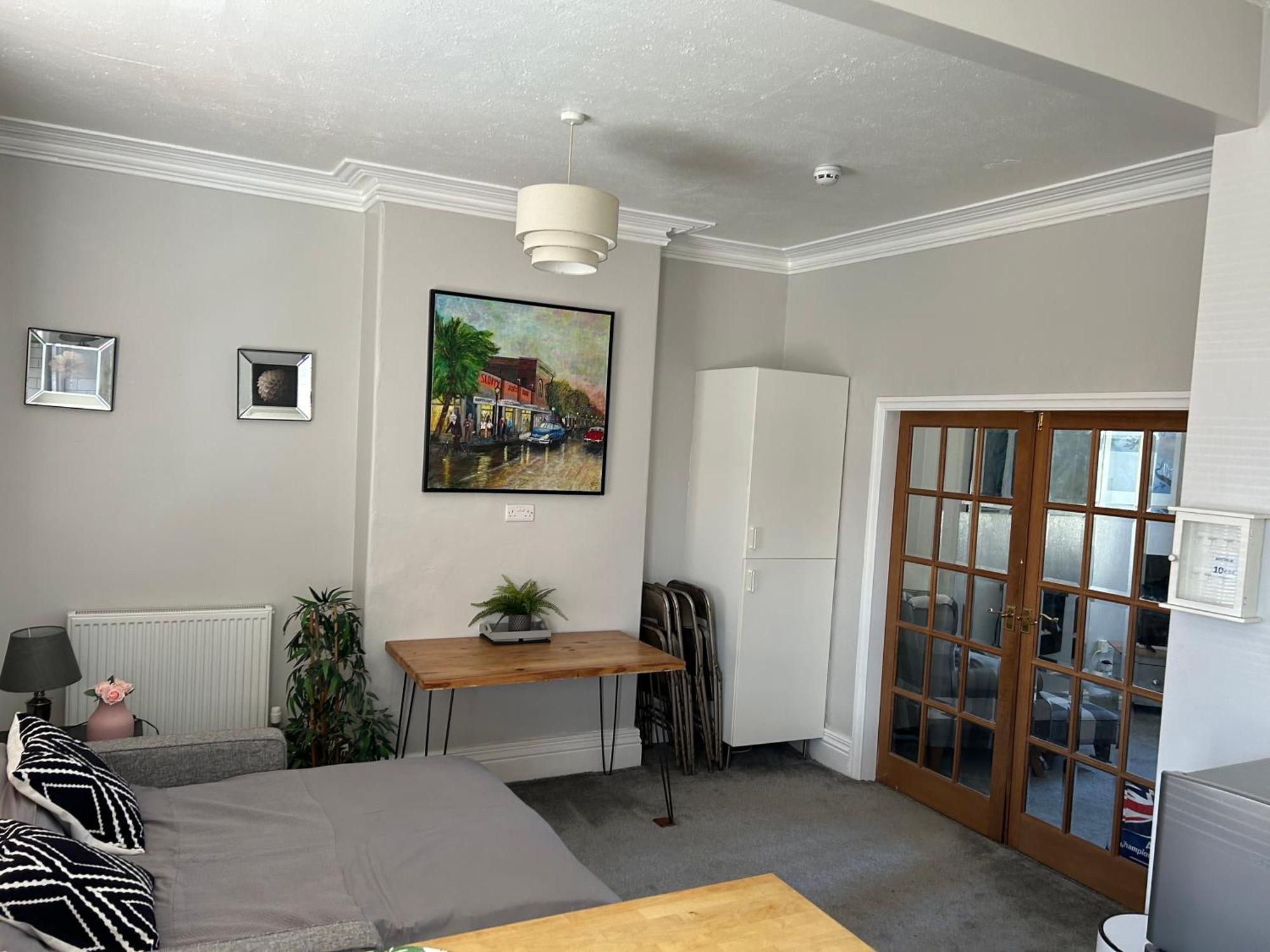 1 Bedroom Spacious Apartment Литам-Сент-Эннс Экстерьер фото