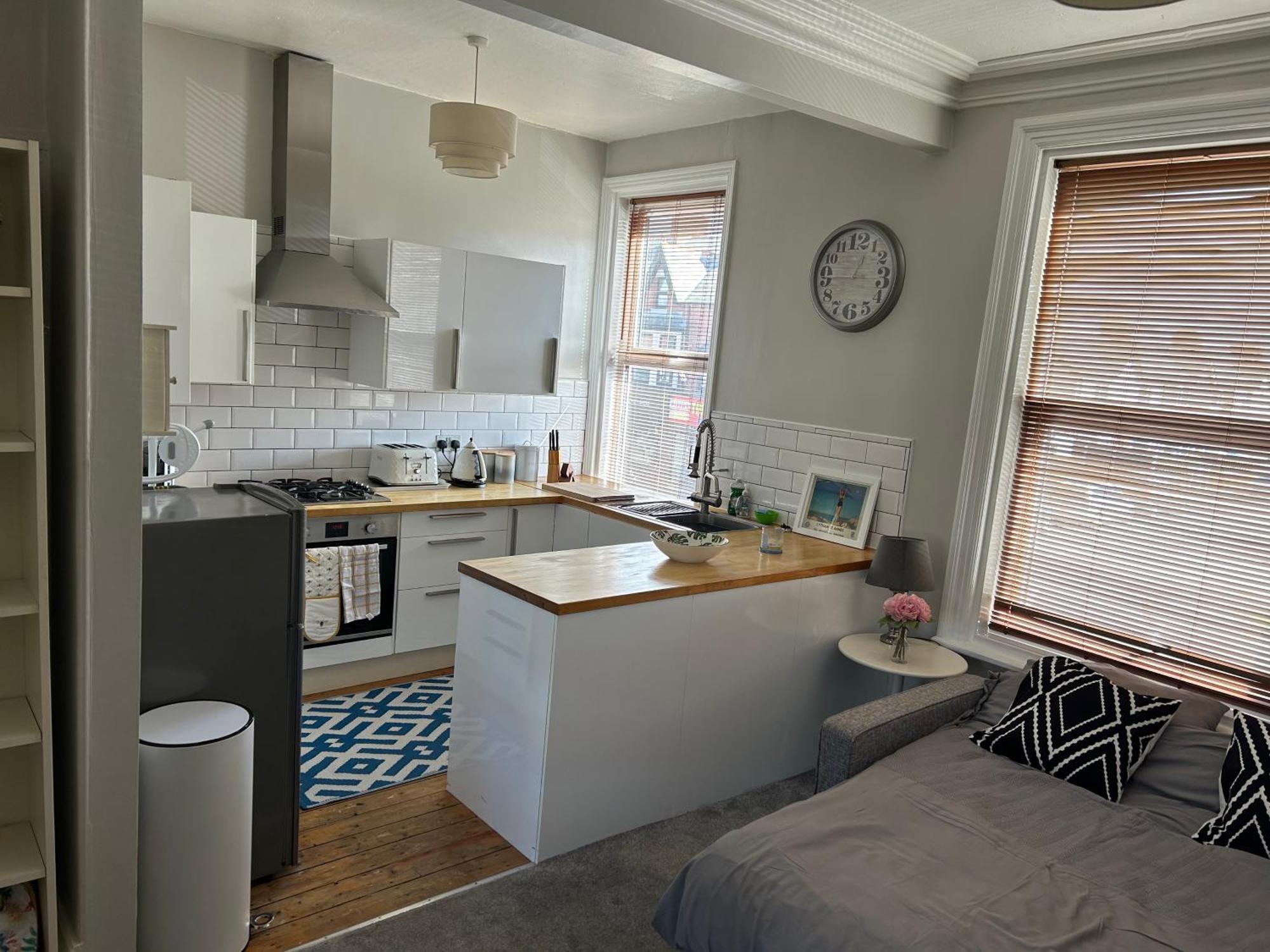 1 Bedroom Spacious Apartment Литам-Сент-Эннс Экстерьер фото